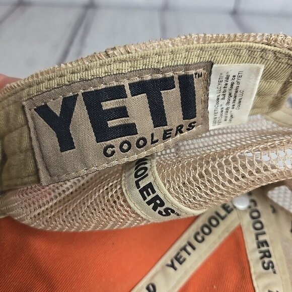 Yeti Coolers Women's Trucker Mesh Hat / Cap Nice - Picture 7 of 7
